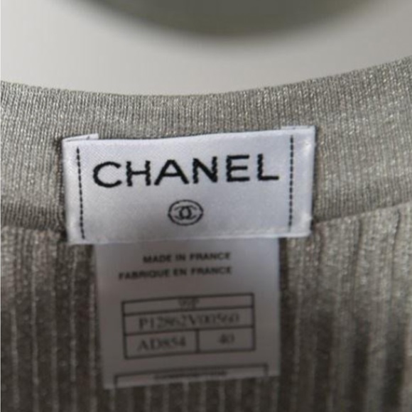 - Chanel, Gray Ribbed Knit Set - Picture 3 of 10